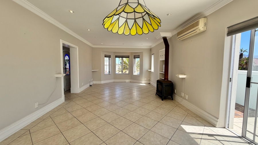 5 Bedroom Property for Sale in Greenways Golf Estate Western Cape
